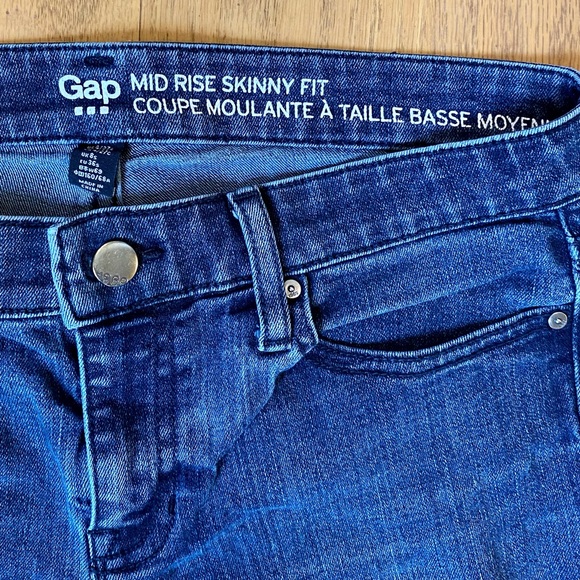 GAP Midrise Skinny Jeans - Picture 2 of 6